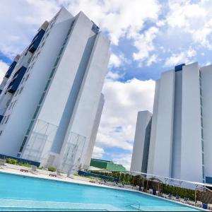 Luxury 12th Floor Apartment with Views - Downtown San Jose Pool and Gym