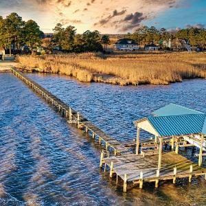 Cozy & Content River Retreat Beach Hot Tub & Games