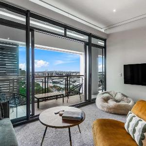 Viaduct Harbour 2BR w Full Comforts Zodiak Stays