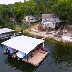 Charming Waterfront Cabin - Sleeps 10