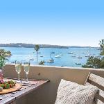 Art Deco Gem with Harbour Views in Elizabeth Bay 