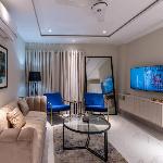 Chic 1BR Apartment - The Opus 