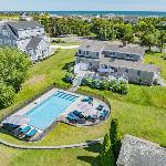 Coastal Escape: Pool Pet-Friendly Near Beach West Dennis