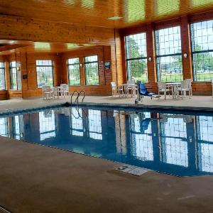 River Hill Inn & Suites