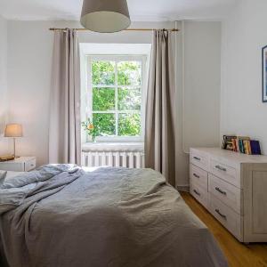 Domillion 2bdr Quiet & light City Hall apt D1117A