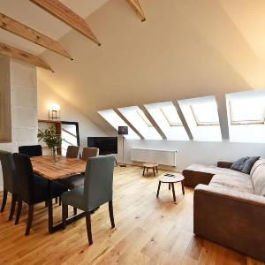 Domillion Penthouse 2bdr 2bath P364a