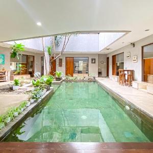 Urbanview Hotel The Lodge Karawaci