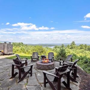 Lakeside Luxury Retreat with Winnipesaukee Views