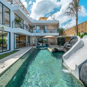 Villa Lumira - Breathtaking 4BR with Water Slide & Rice Field Views
