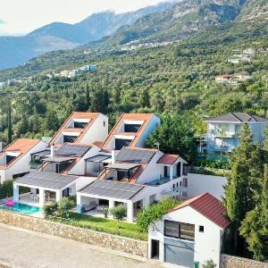 Villa 16 Dhërmi by PikHost