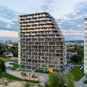 Piękny Widok na Jezioro i Plażę Parking w Garażu by Noclegi Renters