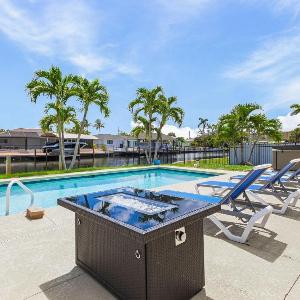 7 Dockside Dream- 3BR 3BA Pool Home with Water views! home