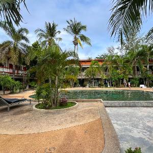Lanta Green Garden Hotel