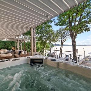 Bluebird Sanctuary w Stunning Sunset Views Sleeps 28