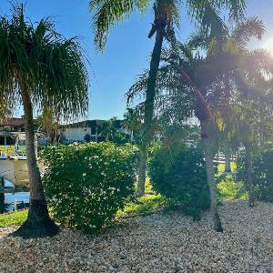 Cape Coral Waterfront Condo- A Boater's Dream