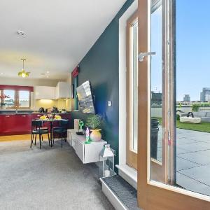 Penthouse Botanica- Wyndale Signature Stays
