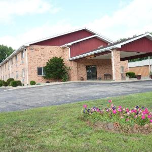 Watseka 24 Inn & Suites