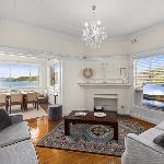 Fairlight 2-Bed Apartment Steps from the Beach