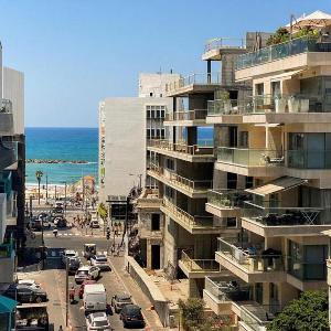 Sea View Duplex On Frishman Beach 2Bdr apt and BBQ