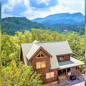 Almost Heaven - Pool Table Arcades Outdoor Hot Tub Community Putt-Putt + Pool Access