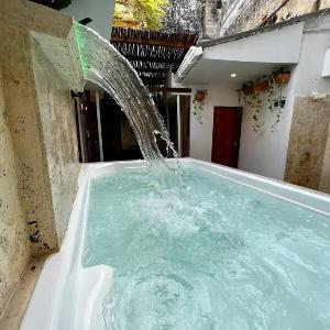 Casa Moneda 1 5BR amazing house picusi AC old city