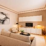 Champs Elysees - Deluxe apartment with lift for 4