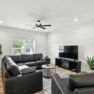 Modern Townhome Retreat in Prime Location townhouse