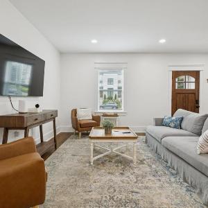 Nash Urban Oasis with Rooftop and Modern Amenities