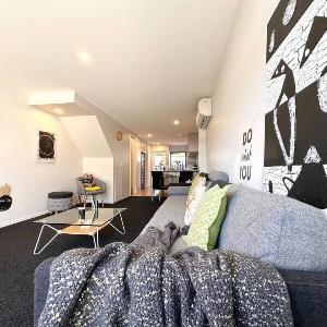 Peacock Three Bedroom Townhouse with Private Garage