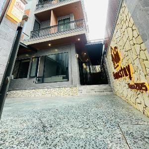 Núi Homestay Huế