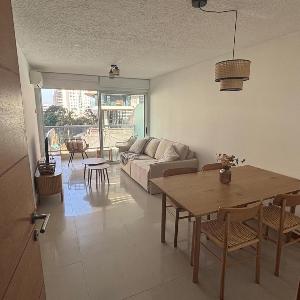 Moderno Apartamento a metros de la playa brava