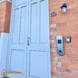 Eclipse Apartment - Modern 2 Bed 6 guest Apartment - Jewellery Quarter Birmingham City Centre