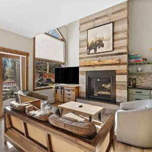4 Bedrooms
