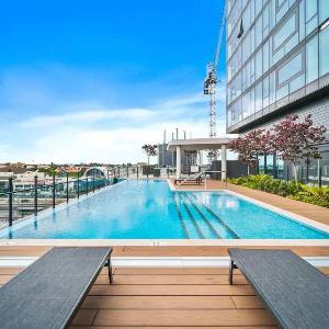 Luxury City Escape Steps from RAC Arena