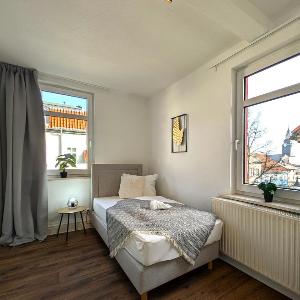 BohnApartments Schiller 7- Penthouse- WLAN- Parking- citynah