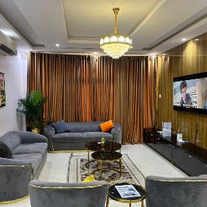 Tastefully furnished 2 and 3 bedroom At Cromwell Estate chevron lekki with PS5 bathtub Netflix 24hrs electricity