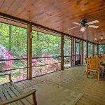 Cowboy Cabin - Creekside Firepit Pool Table Games + Large Screened-In Porch Cherrylog Georgia