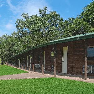 Spacious Wooden Suite #3 By The Lake at Texoma Shores Resort