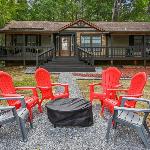 Cozy Cove Escape - Lakeside Retreat cabin