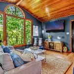 Cozy Serenity - Outdoor Hot Tub Firepit Games + Close to Downtown Gatlinburg Gatlinburg Tennessee