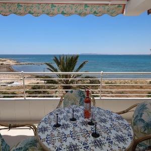 Apartamento frente al mar con terraza Alicante By Turihome
