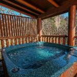 Bearfoot Memories - Large Game Room Outdoor Hot Tub + Community Pool Access