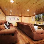 Whispering Pines Escape - Private Pool Theater Room Outdoor Hot Tub + Game Room Sevierville