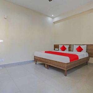 Hotel O DLF Phase 1 Metro Station Gurugram