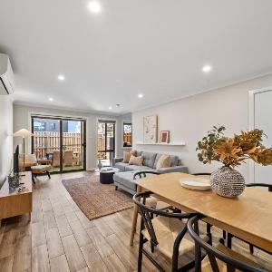 Stylish Townhouse with Private Courtyard