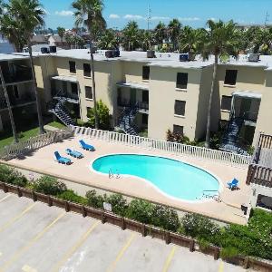 2 Levels Pool Near Beach 2 Patios apts