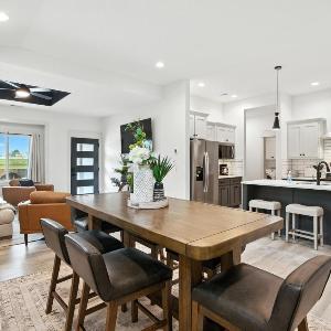 Brand New Cool Comfy Lawrence Retreat Duplex