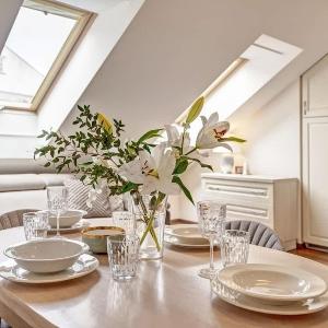 Domillion New 2bdr Old Town Amber apt Z1B5