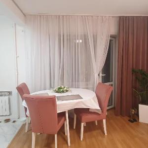 Spacious appartment in green area 5 km to Khreschatyk