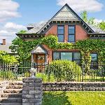 Rare Downtown Carriage House - Walk to US Bank & Convention Center Minnesota